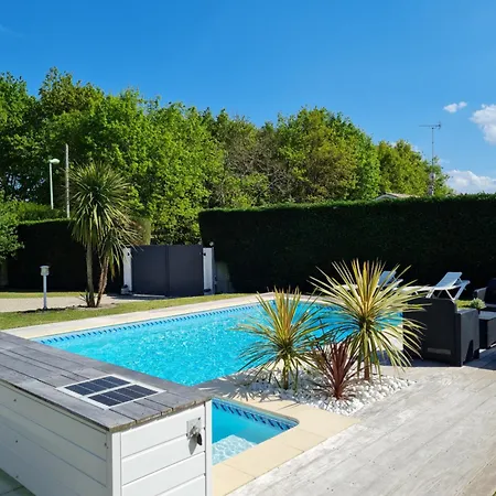 Du Port Meuble De Tourisme 4 Etoiles Avec Piscine Privee Et Chauffee * 比加诺斯