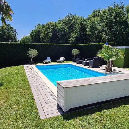 Du Port Meuble De Tourisme 4 Etoiles Avec Piscine Privee Et Chauffee