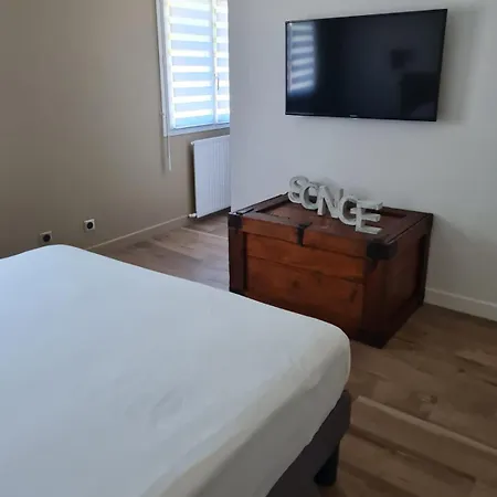 Casa de Férias Du Port Meuble De Tourisme 4 Etoiles Avec Piscine Privee Et Chauffee *